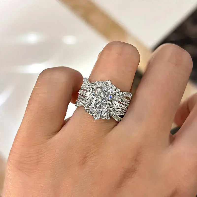 RadianceLuxe™ - Halo Statement Ring